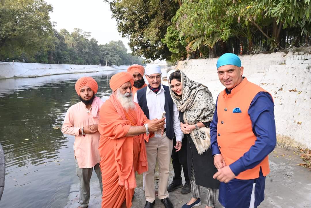 ਉੱਤਰੀ ਪੱਛਮੀ ਖੇਤਰ ਇਨਕਮ ਟੈਕਸ ਵਿਭਾਗ ਦੇ ਚੀਫ ਕਮਿਸ਼ਨਰ ਵੱਲੋਂ ਪਵਿੱਤਰ ਕਾਲੀ ਵੇਈਂ ਦਾ ਦੌਰਾ553ਵੇਂ ਪ੍ਰਕਾਸ਼ ਪੁਰਬ ਨੂੰ ਸਮਰਪਿਤ ਲਗਾਇਆ ਗਿਆ ਮਾਈਕਰੋ ਫੋਰੈਸਟ