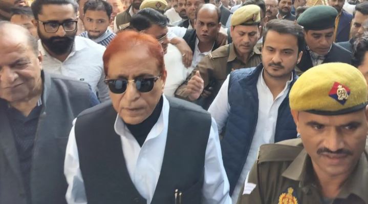 ਦੋ ਪੈਨ ਕਾਰਡ ਮਾਮਲਿਆਂ ‘ਚ ਆਜ਼ਮ ਖਾਨ ਤੇ ਅਬਦੁੱਲਾ ਦੋਸ਼ੀ ਕਰਾਰ, ਸੱਤ ਸਾਲ ਦੀ ਹੋਈ ਸਜ਼ਾ