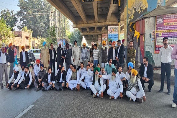 ਖਰੜ ਬੱਸ ਅੱਡਾ ਕੀਤਾ ਗਿਆ ਜਾਮ